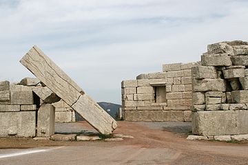 La porte d'Arcadie, avec son énorme linteau monolithe.