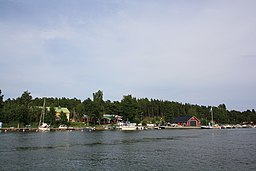 Sommarö på västra sidan av Skärlandet.