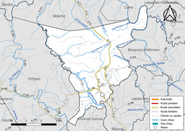 Carte en couleur présentant le réseau hydrographique de la commune