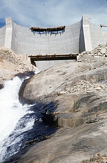 Le barrage en cours de construction