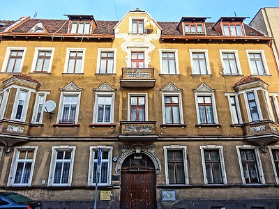 Main frontage of Nr.30