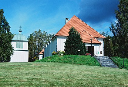 Kyrka med klockstapel