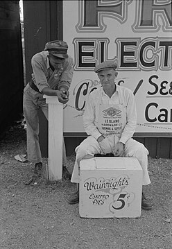 Man selling Eskimo Pies in Louisiana, 1938