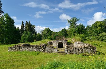 Развалины укреплённого дома (памятник культуры)