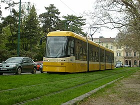 セゲド市電の超低床電車・120Nb （2012年撮影）