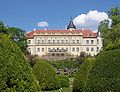 Vue de la façade du château donnant sur la grande terrasse