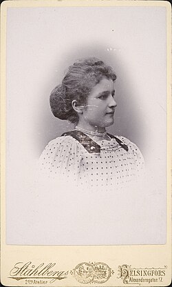 Aino Haverinen, fotograferad av Karl Emil Ståhlberg i Helsingfors på 1890-talet.