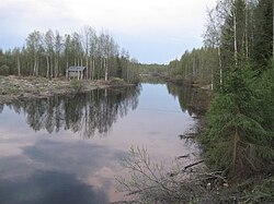 Jokea yhdystien 8832 sillalta Kaihlasessa toukokuussa 2010.