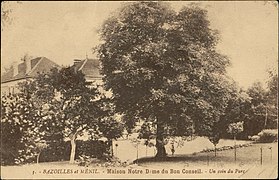 Maison Notre-Dame du Bon Conseil. Un coin du parc.