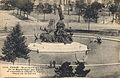 Les quatre monstres des mers du Triomphe de la République, place de la Nation vers 1910.