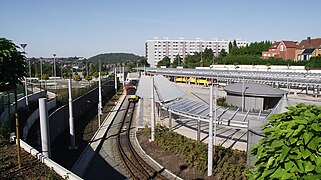 Station du métro léger, station « Soleilmont ».