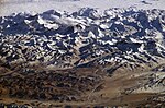 Vue d'une partie de l'Himalaya, avec l'Everest (près du centre), et du plateau tibétain depuis la Station spatiale internationale.