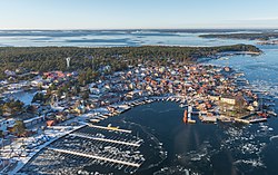 Sandhamn ilmakuvassa helmikuussa 2013.