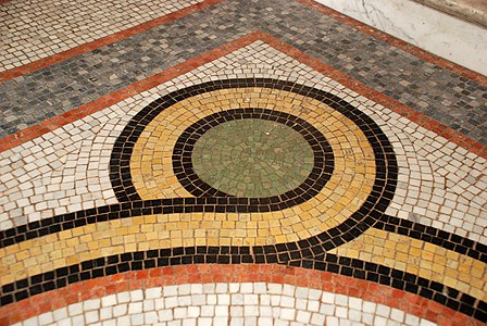 Détail des mosaïques du hall d'entrée.