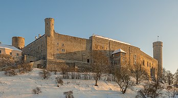 Le château de Toompea, siège du Riigikogu, à Tallinn. (définition réelle 6 000 × 3 334)