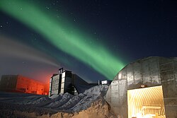 Aurora australis behind the Amundsen-Scott South Pole Station
