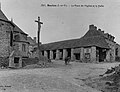 La Place de l'Église et la Halle au début du XXe siècle (carte postale).