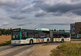 Un Mercedes-Benz Citaro G C2 NGT avec la nouvelle livrée.