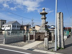 玉川橋交差点の石灯籠