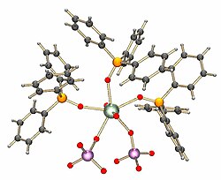 ウラニルイオンと3分子のトリフェニルホスフィンオキシドからなる錯体。陰イオンはすべてウランに直接配位している。