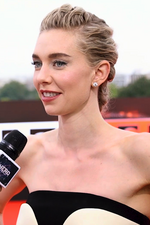 Vanessa Kirby (Joséphine)