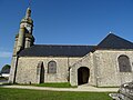 Église Saint-Pierre-aux-Liens d'Arzano : vue rapprochée.