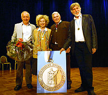 A image of the Bayerischer Poetentaler Prize 2013 being awarded