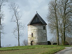 Le moulin en 2014, avant la fin de sa restauration qui lui a rendu ses ailes.