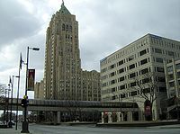 Fisher Building, New Center One e la passerella dal Cadillac Place