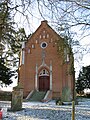 Friedhof mit Kapelle und Allee