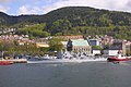 HNoMS Bergen devant Bergenhus