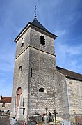 Le donjon-clocher de l'église.