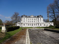 Le château et son parc.