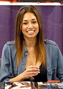 Meaghan Rath interprète Tani Rey