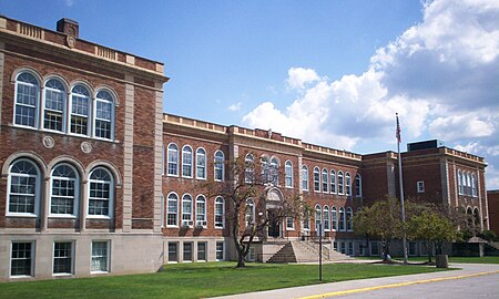 Old section of Ravenna High School, 2009. Demolished in 2013