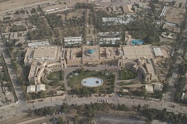 Palacio Republicano de Bagdad. Centro del poder de Sadam Hussein, se convirtió también en el centro de la "Zona Verde", preferente para la ocupación estadounidense.