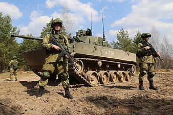 The 137th Guards Airborne Regiment troops in front of the BMD-4M vehicle.