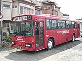 541-8901 前後扉で座席がリクライニングシートとなっている