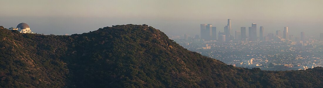 Los Angeles e Griffith Observatory, visto das Hollywood Hills.