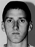 Photographie d'identité judiciaire de Timothy McVeigh par le FBI en 1995.