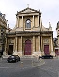 La façade de l'église.