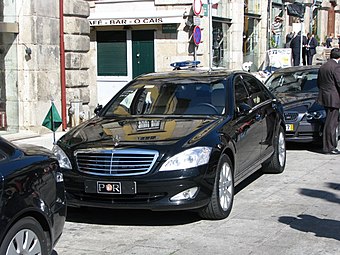 O Mercedes-Benz S-600 é um dos vários veículos que tem sido usado como automóvel presidencial