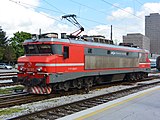 Locomotiva 363-001 nell'attuale livrea rossa delle ferrovie slovene