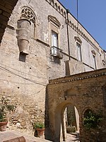 Vasto: scorcio del palazzo