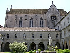 Autre côté du cloître.