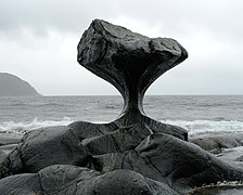 Kannesteinen rock, along the shore of Vågsøy