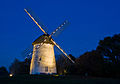 Beleuchtete Egelsbergmühle am Abend