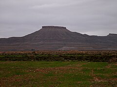 Un cerro testigo en Argelia, en los montes de los Ouled Naïl, cerca de Bou Saâda