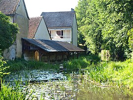 Mézilles, vue vers l'aval depuis la D965