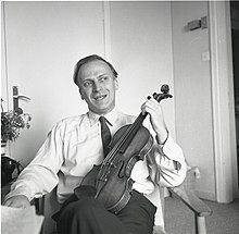 Menuhin during a 1963 visit to Israel. Boris Carmi, Meitar collection, National Library of Israel